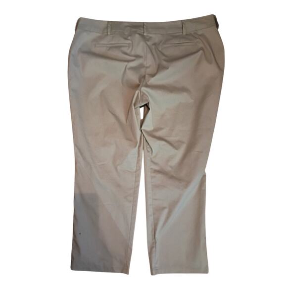 Lee Relaxed Straight Leg 24W Petite Wrinkle Free Mid Rise Khaki Workwear Career - Picture 4 of 10